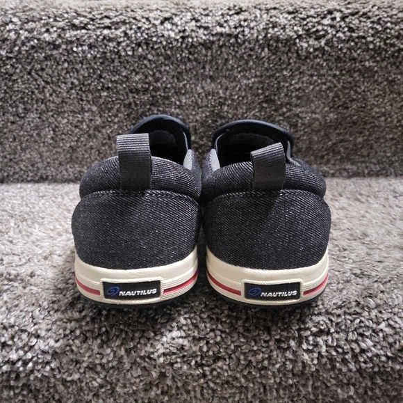 Nautilus Slip Resistant Composite Toe Safety Shoes - Picture 3 of 4